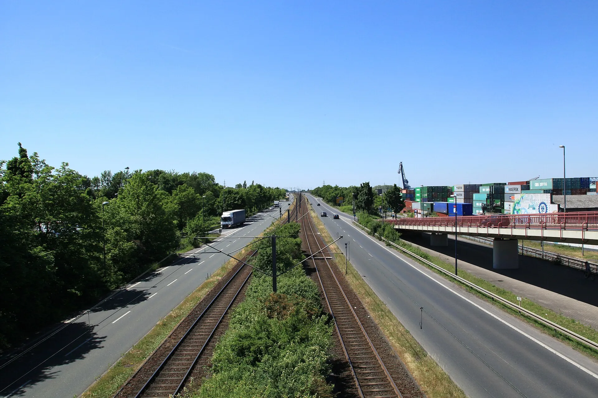 Mallinckrodtstraße am Dortmunder Hafen mit Containerterminal