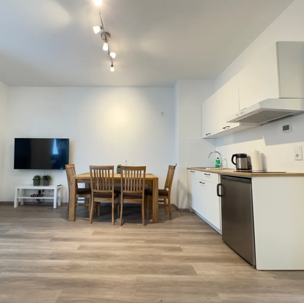 Apartment 03, photo 4 of 6